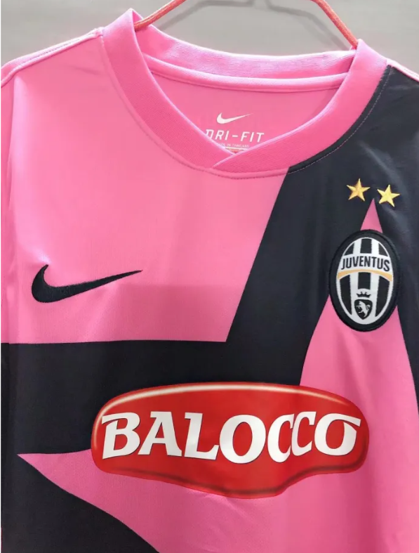 Juventus Away Retro Jersey 2011/12