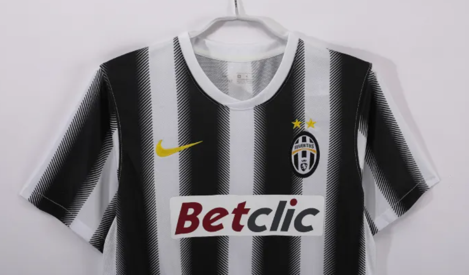 Juventus Home Retro Jersey 2011/12