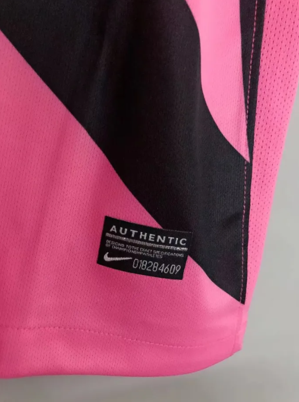 Juventus Away Retro Jersey 2011/12