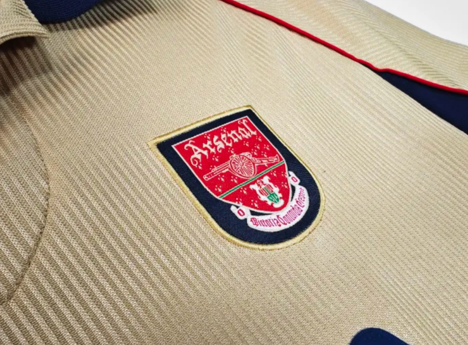 Arsenal Away Retro Jersey 2001/02