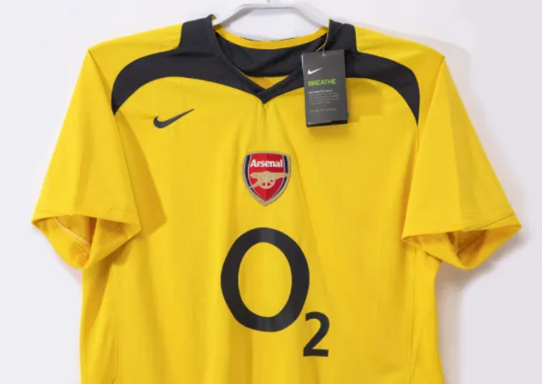 Arsenal Away Retro Jersey 2005/06