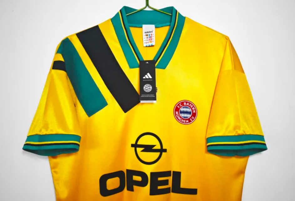 Bayern Munich Away Retro Jersey 1993/95