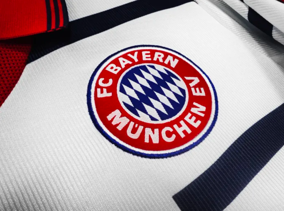 Bayern Munich Away Retro Jersey 1998/00