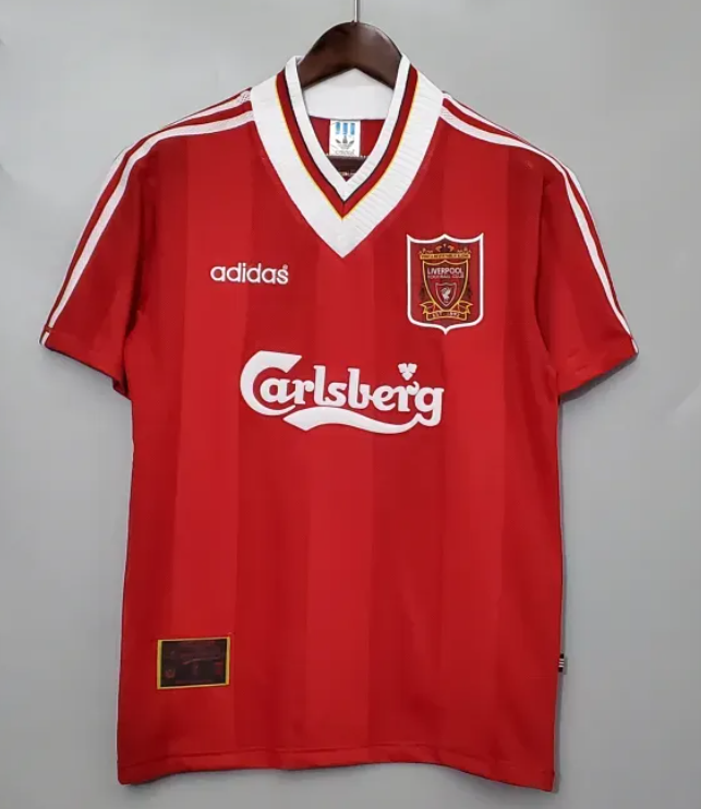 Liverpool FC retro home shirt 1995–96 – classic red jersey with adidas trefoil, Carlsberg sponsor, and white shoulder stripes